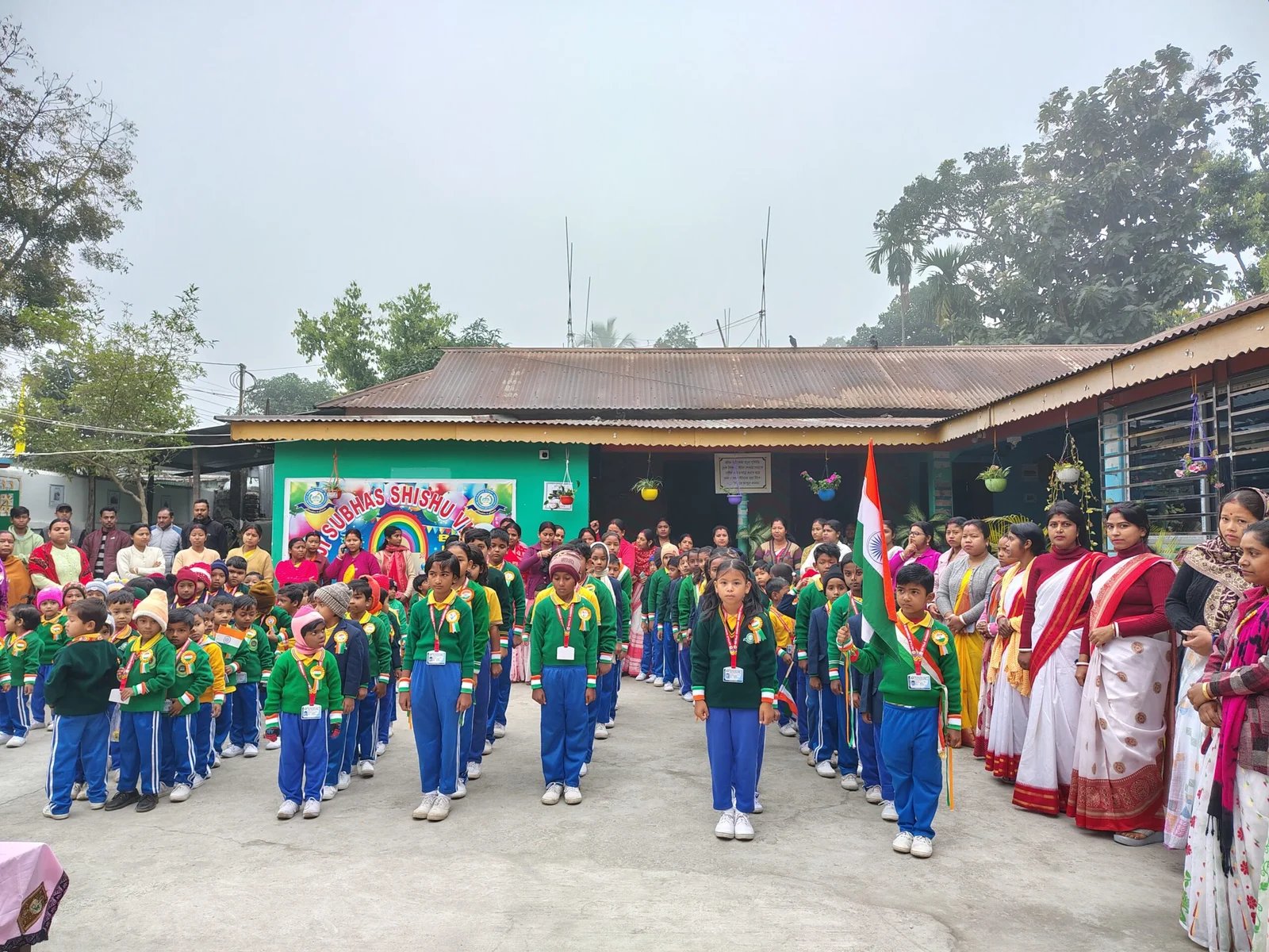 Students and teachers at Netaji Subhas Shishu Vidyapith